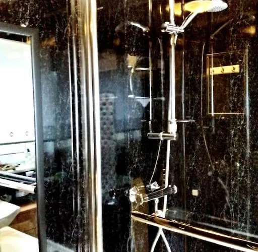 3 Bedroom - Free Parking & Wifi 350mbps Apartamento Glasgow