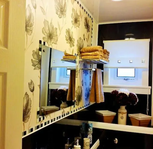 Apartamento 3 Bedroom - Free Parking & Wifi 350mbps *