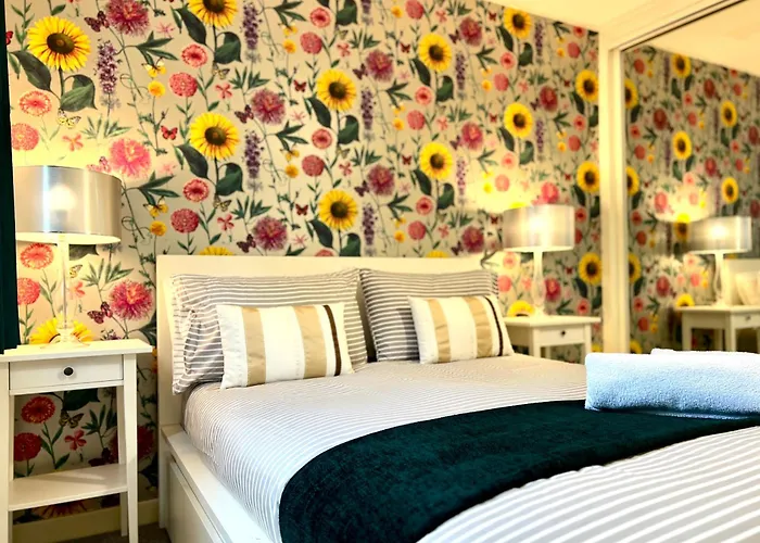 Ground Floor Flat With Free Parking & Wifi