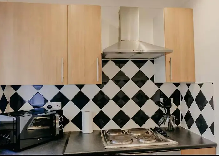 דירה - 1 Bedroom *