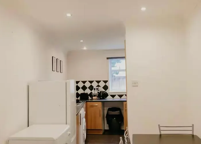 - 1 Bedroom * גלאזגו