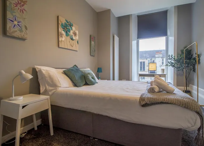 Wonderful West End - Pass The Keys *