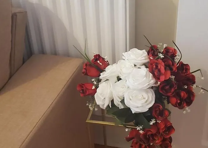 Flat In Close To Local Amenities Apartament