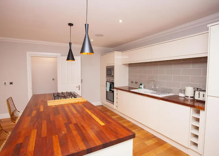 Charming Sandstone-basement In West End * Glasgow