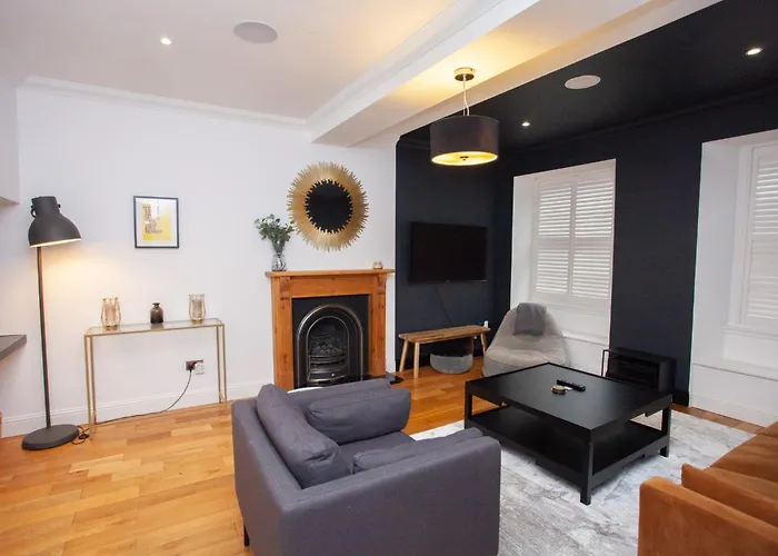 Charming Sandstone-basement In West End Сasa de vacaciones Glasgow