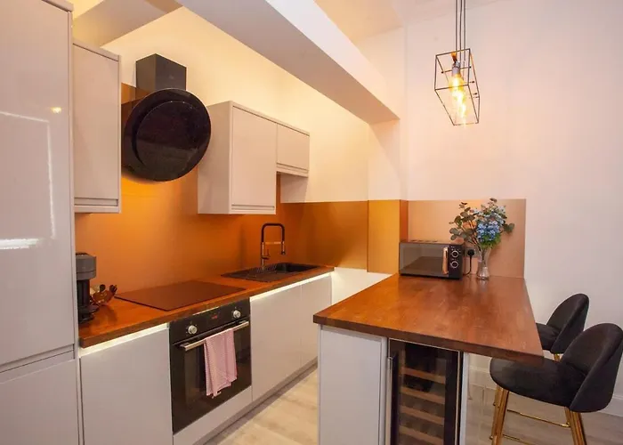 Stunning Flat In West End Location Lägenhet *