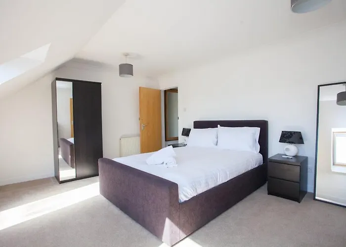 3 Bedroom Duplex With Free Parking Appartement Glasgow