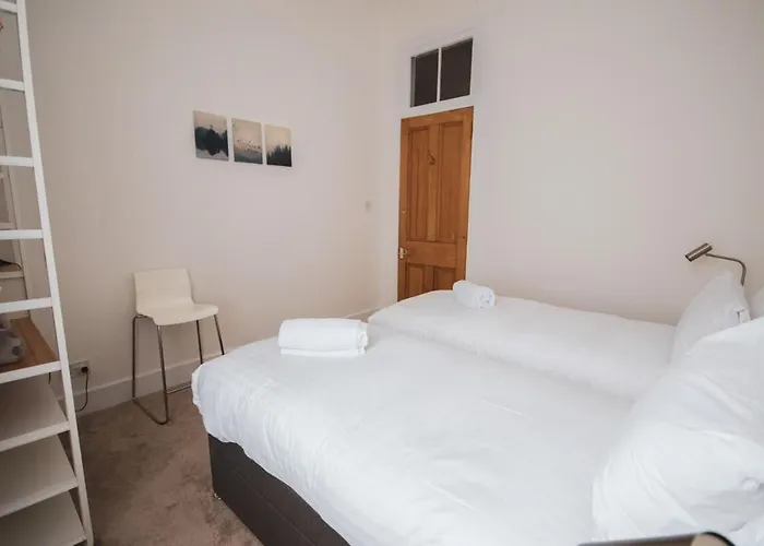 Stunning 3 Bed Flat In The Heart Of The West End Nyaraló *