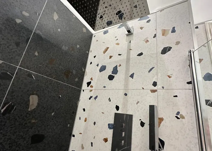 Stunning 2 Bedroom Appartement *