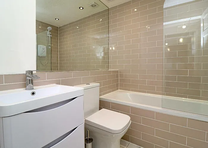 Invergarry Rouken Glen Retreat *