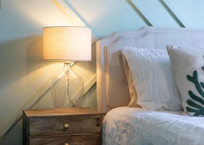 Extravagant 6 Bed Victorian Townhouse With Hot Tub * Glasgow