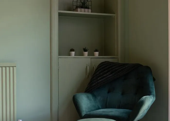 Extravagant 6 Bed Victorian Townhouse With Hot Tub Glasgow