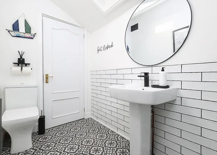 Extravagant 6 Bed Victorian Townhouse With Hot Tub Villa Glasgow