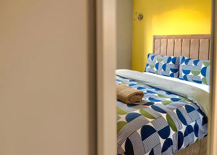 Cosy 4 Bedroom In - Free Parking Glasgow