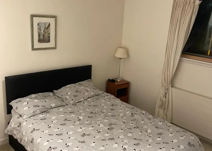 5 Beds ,4 Bedroom Duplex West Of Near Centre