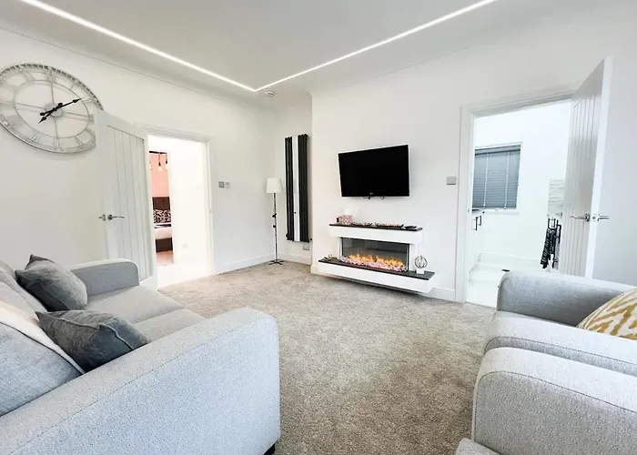 Stylish Modern With Excellent Value * Γλασκώβη