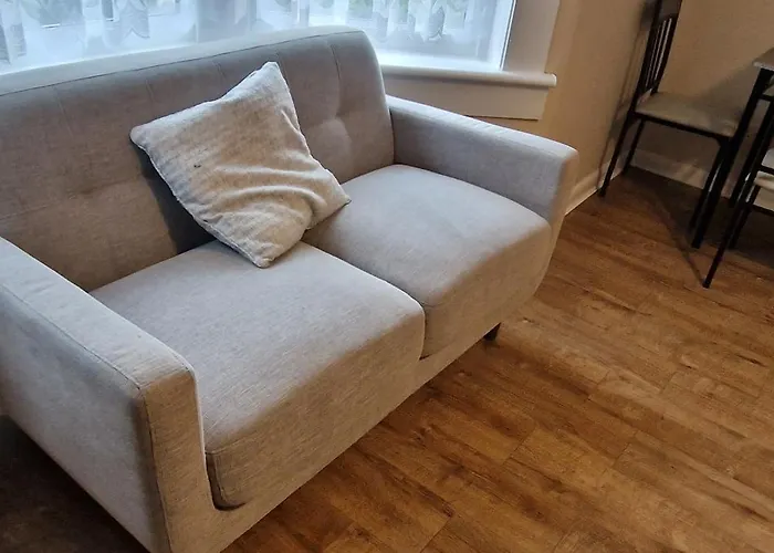 Archillects Entire Two Bedroom Comfy House - Free Parking Vakantiehuis *