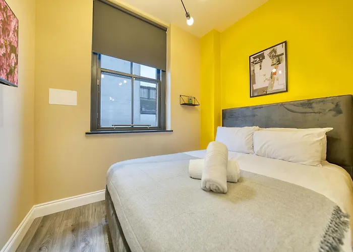 Lovely Station 1 Bed B10 * Glasgow