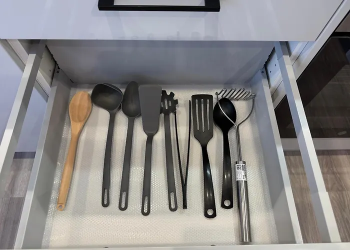 Апартаменты Modern Flat In Free Parking & Wifi *