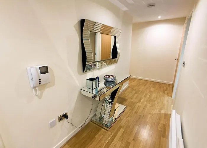 2bd Near Hydro Secc Centre Great Location Apartment *