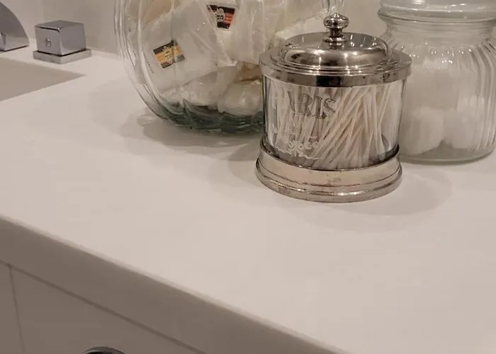 3 Bedroom Sleeps 6 Free Parking Dom wakacyjny *