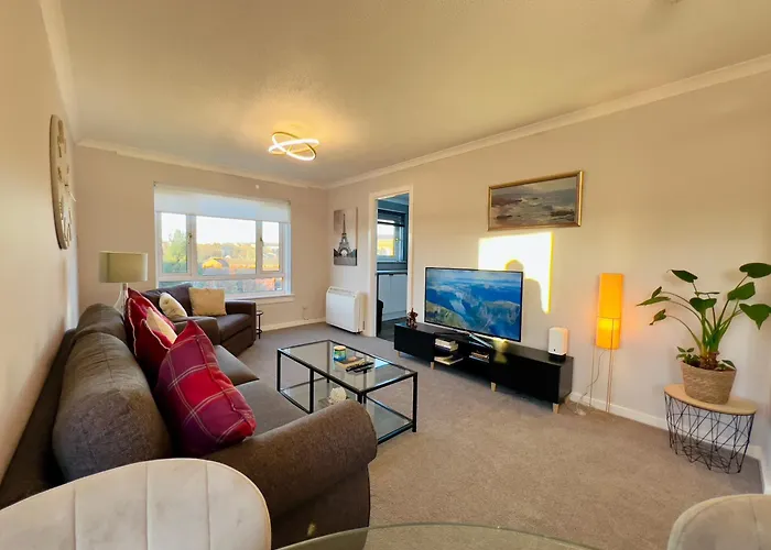 Chic & Cozy 2-bed Flat In - Free Parking 公寓