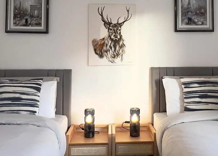 Chic & Cozy 2-bed Flat In - Free Parking 格拉斯哥