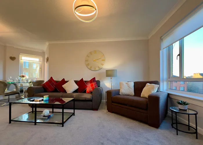 Chic & Cozy 2-bed Flat In - Free Parking * 格拉斯哥