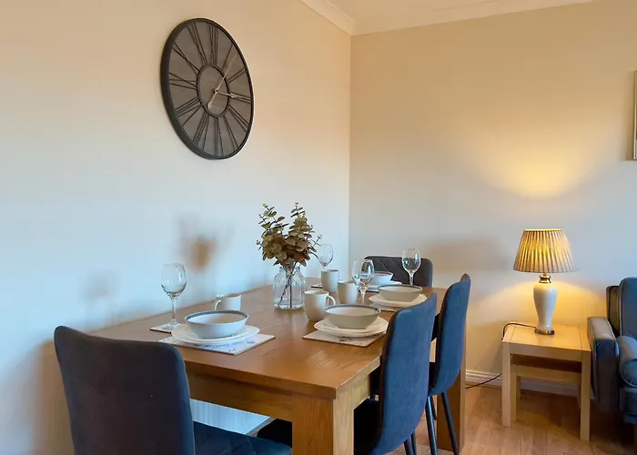 Sleek & Modern 2br - Easy Access To Centre Appartamento Glasgow