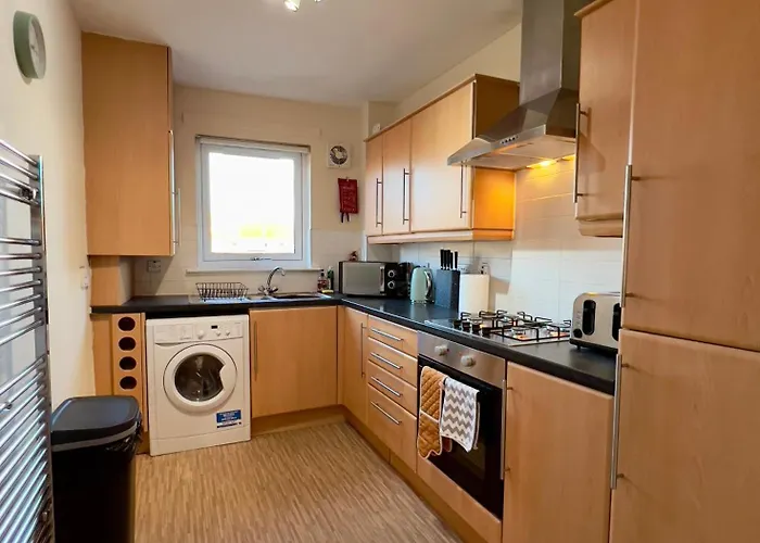 Sleek & Modern 2br - Easy Access To Centre *