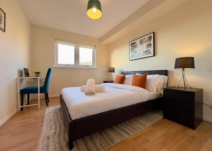 Sleek & Modern 2br - Easy Access To Centre