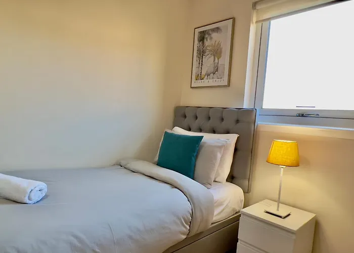 Sleek & Modern 2br - Easy Access To Centre * Glasgow