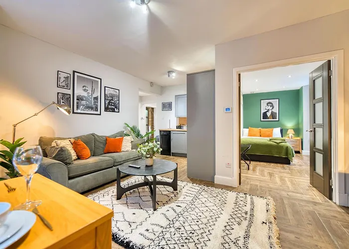 Spacious 4 Bedroom Near West End Glasgow