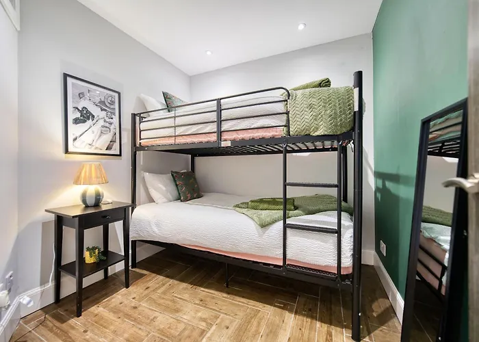 Appartement Spacious 4 Bedroom Near West End