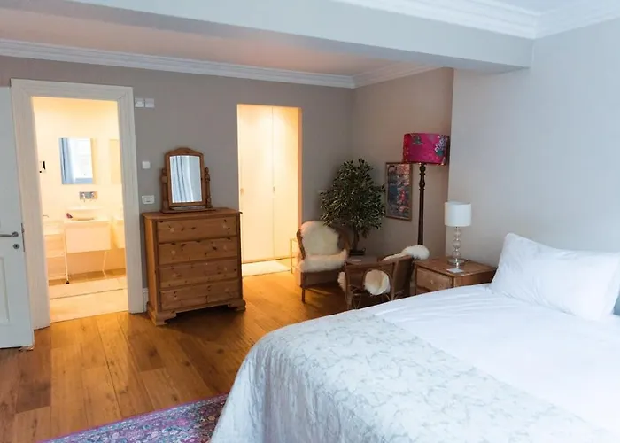 Elegant West End Flat In 글라스고