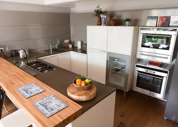 Elegant West End Flat In * 글라스고