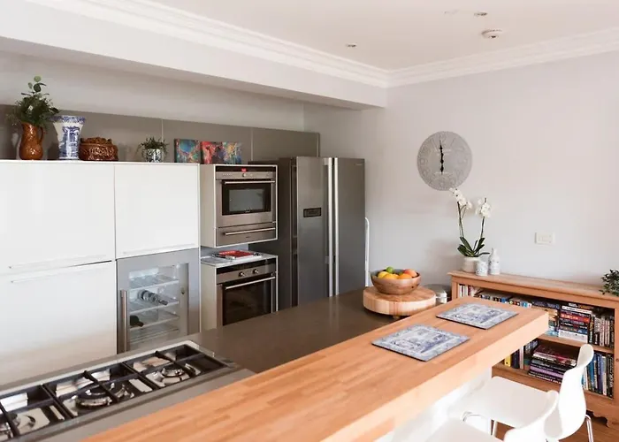 아파트 Elegant West End Flat In *