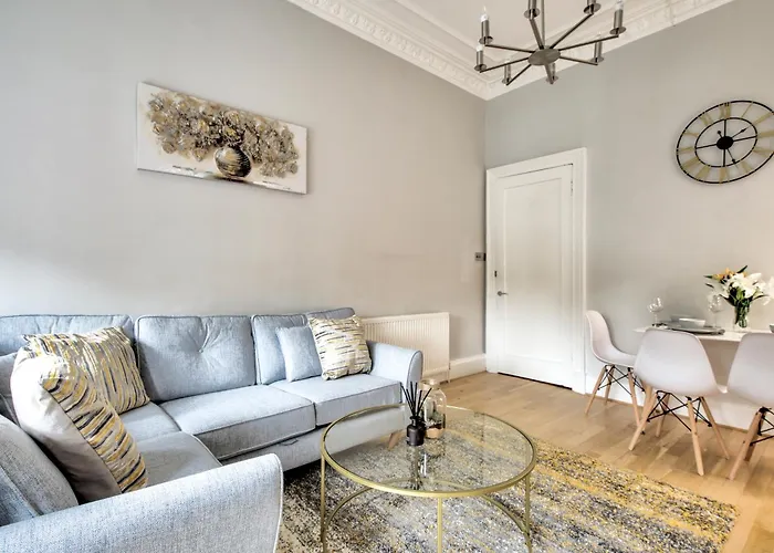 Two Bed Stylish In Heart Of West End Apartman *