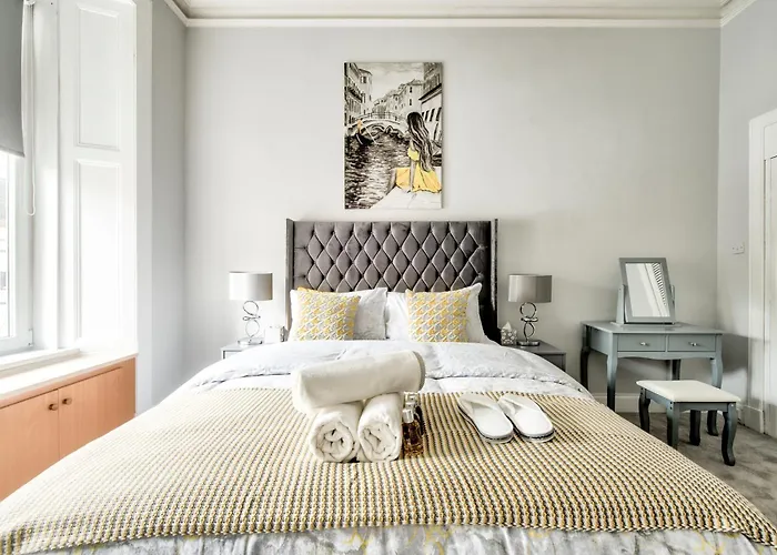 Apartman Two Bed Stylish In Heart Of West End *