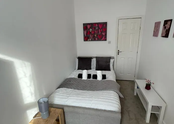 Cozy, Modern Flat In Govan *