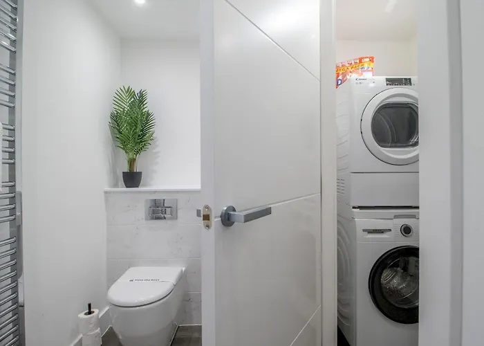 Fabulous Festival Park Private Parking Garden - Pass The Keys Semesterbostad