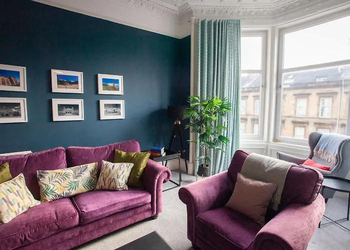 Newly Renovated Flat In Trendy Finnieston דירה גלאזגו