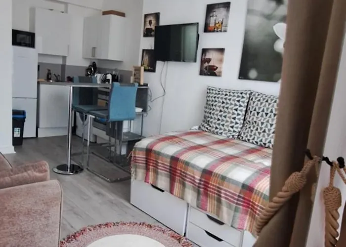 Cozy, Modern Flat In Govan Γλασκώβη