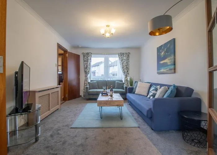 Ideal Contractor 2-bed Near *