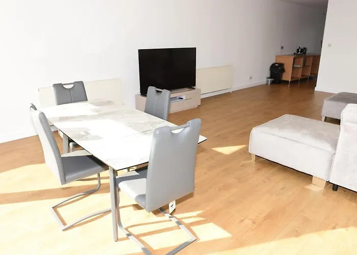 Hydro With Great Views * Glasgow