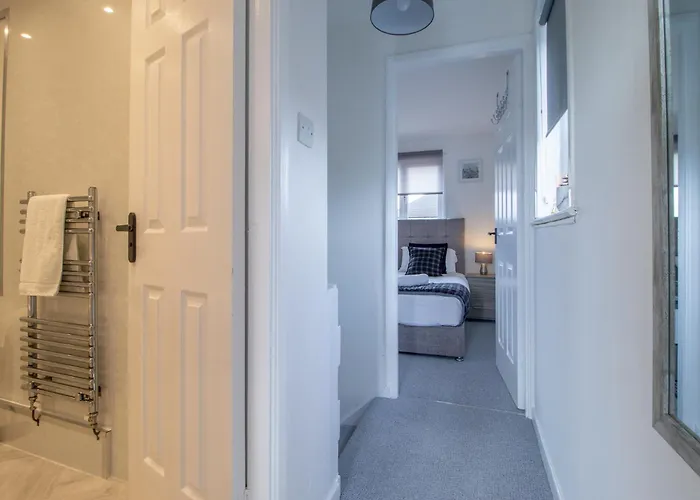 Διαμέρισμα Spacious 2-bed Free Parking & Stadiums