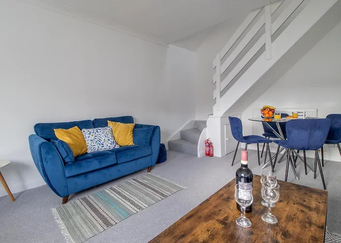 Διαμέρισμα Spacious 2-bed Free Parking & Stadiums *