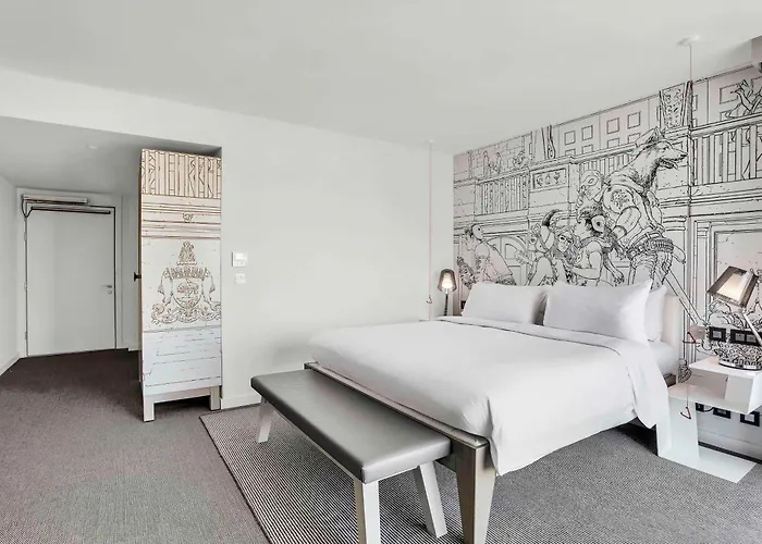 Radisson Red Hotel, 4*