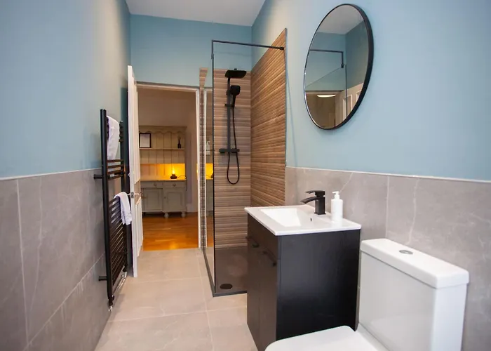 Newly Renovated Flat In Trendy Finnieston דירה