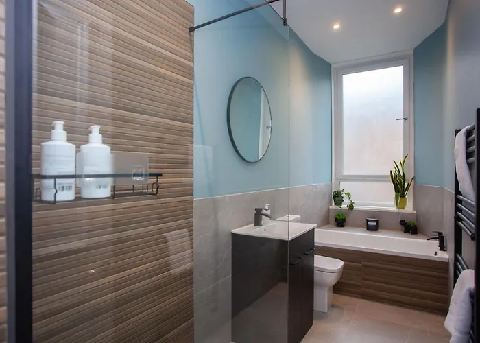 Newly Renovated Flat In Trendy Finnieston *